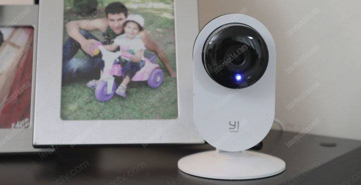 Yi Home Camera Solid Blue Light
