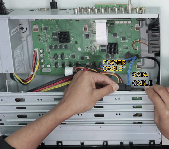 Installing SATA and Power cable in a HDD